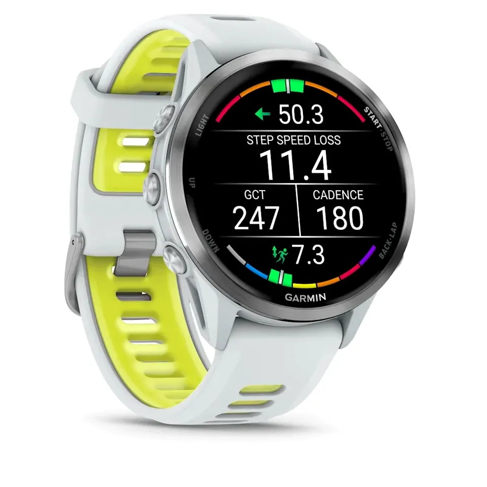 Garmin Forerunner 970, белые, титановый безель, с бело-зеленым ремешком, фото 3 из 4
