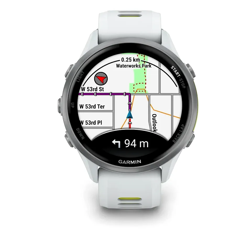 Garmin Forerunner 970, белые, титановый безель, с бело-зеленым ремешком, фото 4 из 4